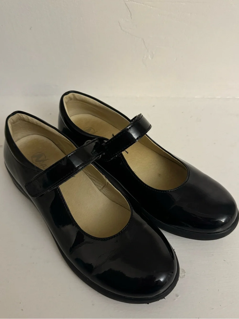 Naturino Girls Size 32 US Size 1.5 Black Patent Leather Mary Janes